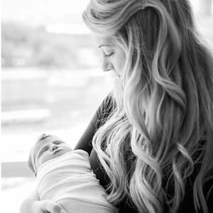 Meet your Posher, Caitlin